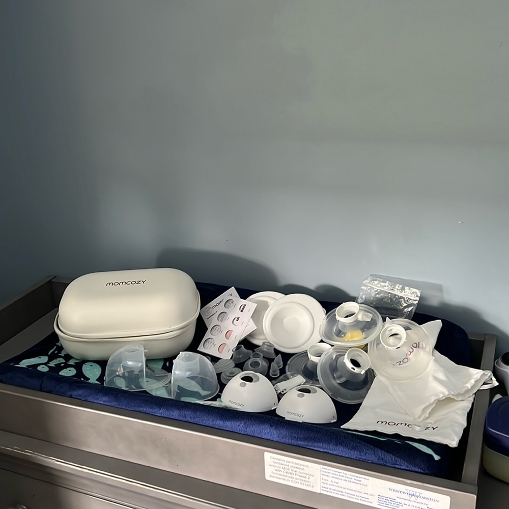 Momcozy were able breast pump. There are 2 sets of breast pumps included.
